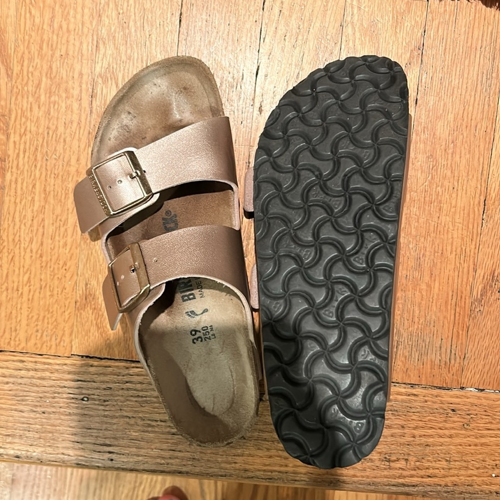 Birkenstock sandals barely worn - Picture 3 of 5